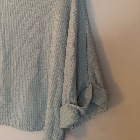 Caution to the Wind cropped lightweight sweater - Picture 3 of 5